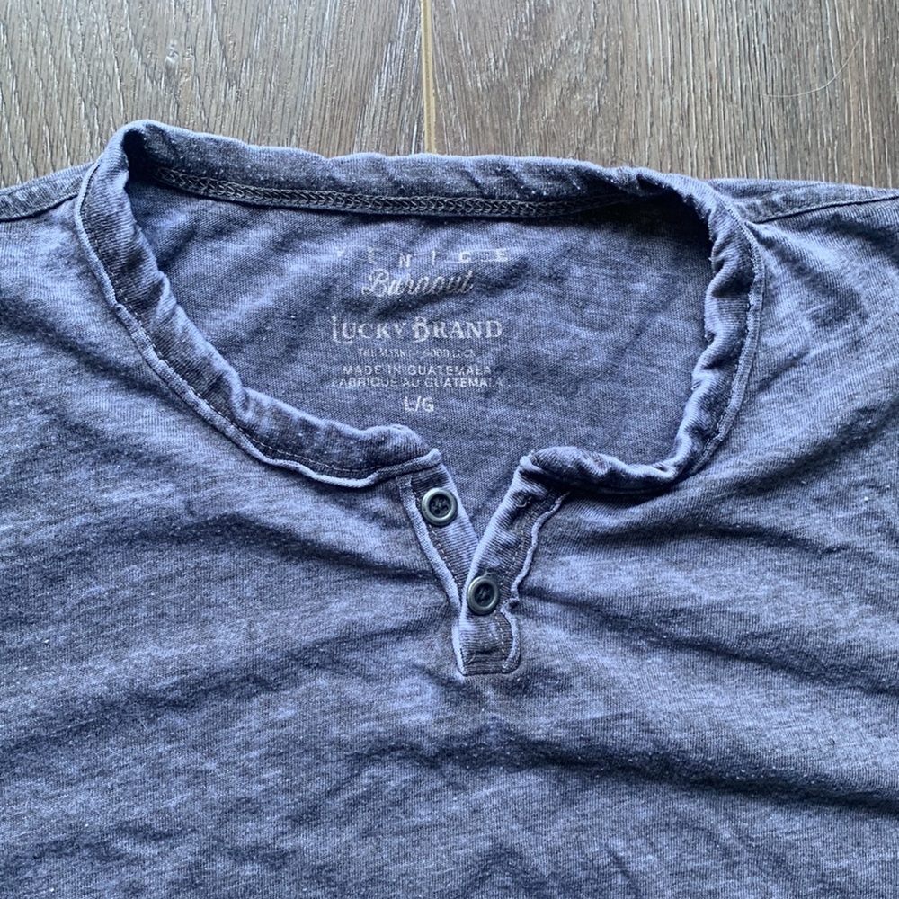 Mens Lucky Brand Tee - Picture 2 of 3